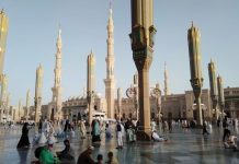 Adab mengajak anak kecil ke masjid