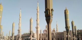 Adab mengajak anak kecil ke masjid
