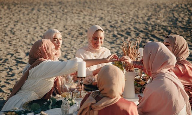 Adab makan menurut mazhab Syafi'i