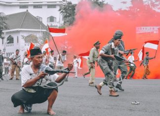 Apa itu darurat militer