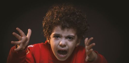 Mengajarkan anak menerima kekalahan
