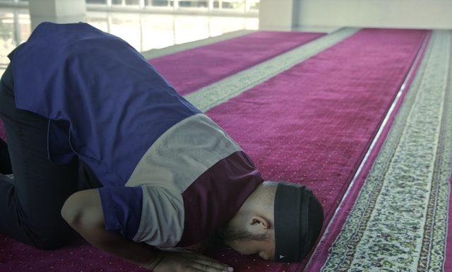 hukum ragu jumlah rakaat