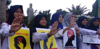 mudah terseret pemikiran sekular