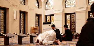 qanaah dan tawakal
