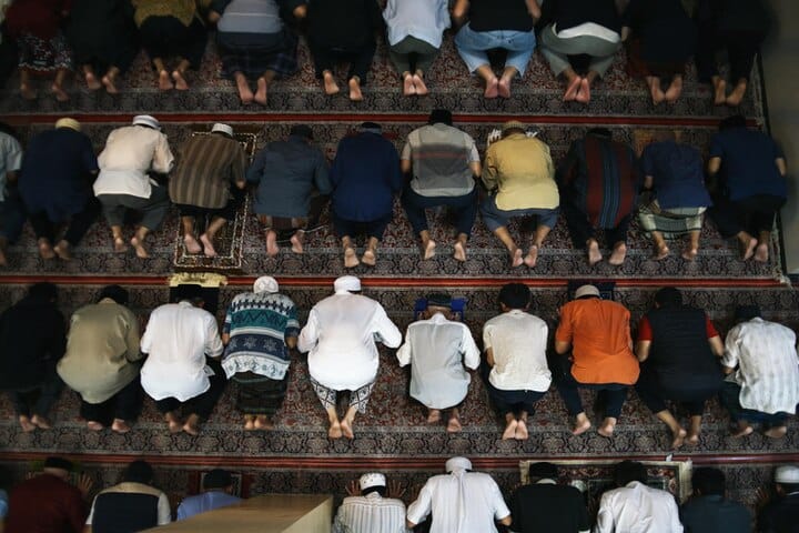 rajin ibadah tapi lisannya menyakiti hati