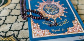 Berdzikir dapat menjauhkan diri kita dari godaan setan