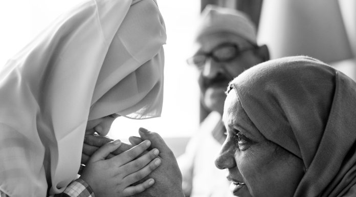 Cara menunjukkan rasa hormat dalam Islam