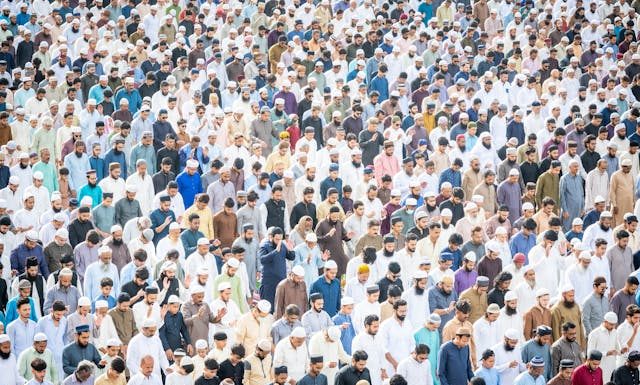 Hukum amal tanpa ilmu yang cukup