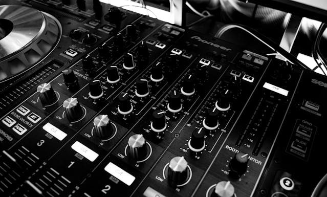 Musik dalam Pernikahan Islam dan Penjelasan Lengkapnya musik dalam pernikahan Islam