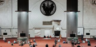 Apa itu tirakat menurut Islam