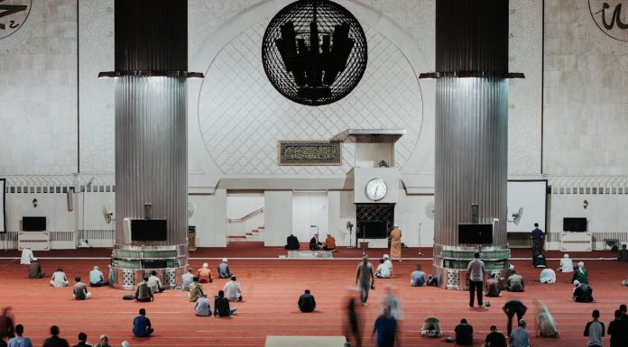 Apa itu tirakat menurut Islam