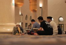 Adab Menolak Permintaan Teman yang Melanggar Batas Pribadi Adab menolak permintaan teman