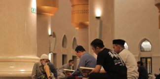 Adab Menolak Permintaan Teman yang Melanggar Batas Pribadi Adab menolak permintaan teman