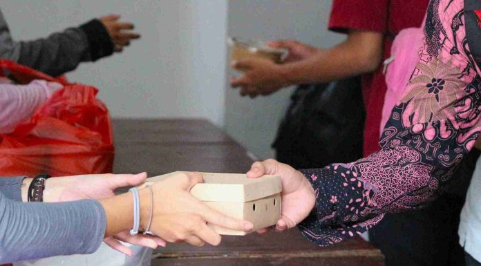 sikap muslim kepada non muslim