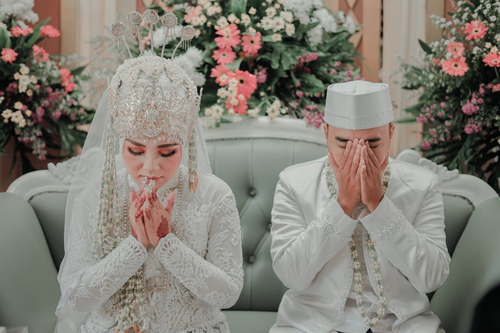 setelah ijab kabul memegang kepala istri