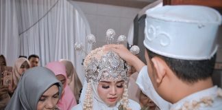 setelah ijab kabul memegang kepala istri