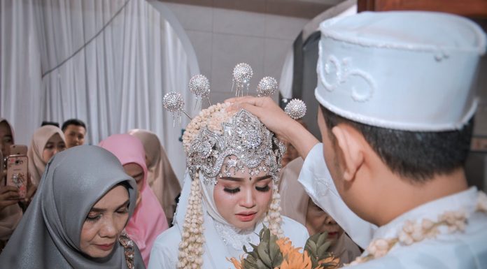 Keutamaan Setelah Ijab Kabul Memegang Kepala Istri setelah ijab kabul memegang kepala istri