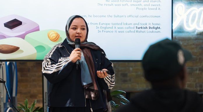 Apakah Suara Wanita Termasuk Aurat? Apakah suara wanita termasuk aurat