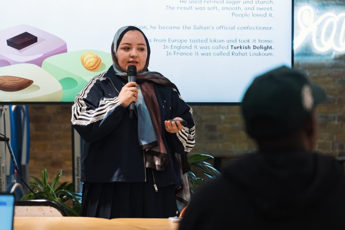 Apakah suara wanita termasuk aurat