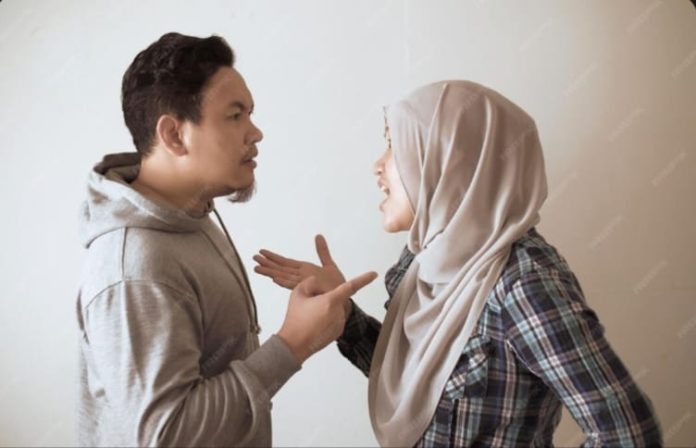 Wanita menyakiti hati lelaki