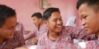 Cara menghadapi teman yang selalu meremehkan