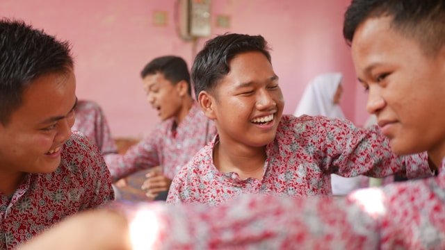 Cara Menghadapi Teman yang Selalu Meremehkan Kita Menurut Islam Cara menghadapi teman yang selalu meremehkan