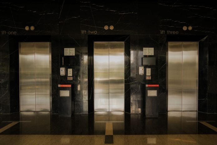14.-adab-masuk-dan-keluar-lift-a Adab masuk dan keluar lift