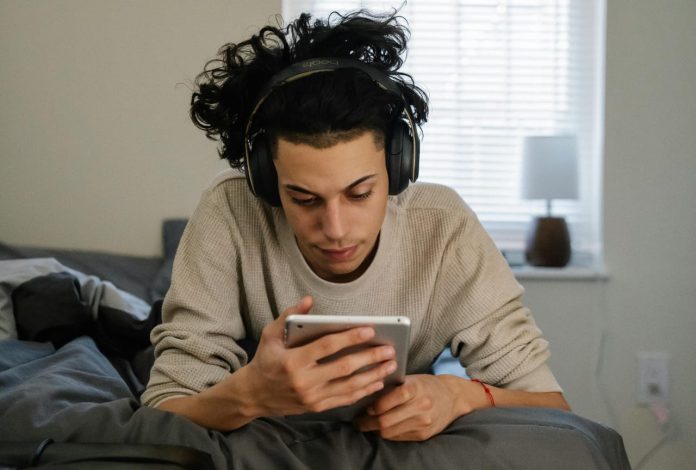 bahaya salah paham qanaah