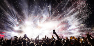 dunia kesenangan yang menipu