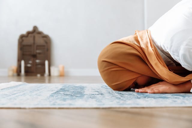 mengagungkan ciptaan Allah