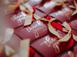 adab memberi hadiah