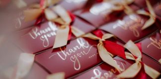 adab memberi hadiah