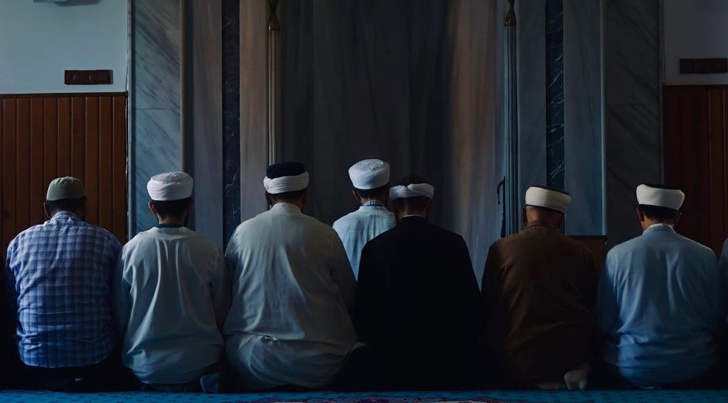 Urutan prioritas dalam memilih imam shalat