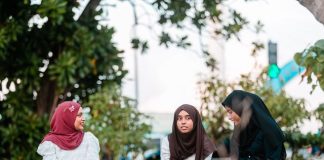 Hukum Menyela Pembicaraan Orang Lain Menurut Pandangan Islam Hukum menyela pembicaraan orang lain