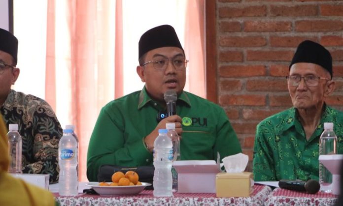 Ketua Umum PUI menghadiri Seminar
