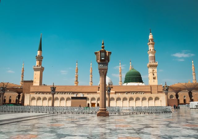 20.-Adab-Menggunakan-Pengeras-Suara-di-Lingkungan-Masyarakat-1 Adab menggunakan pengeras suara