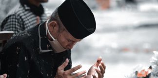 selalu khawatir tentang masa depan