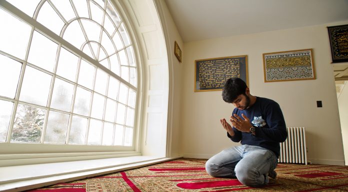 Antara Agama dan Skala Prioritas