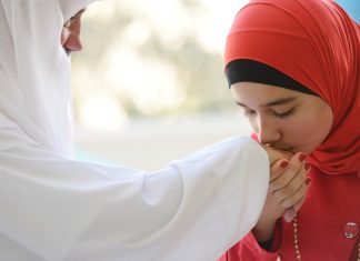 kisah alqomah dan orang tua