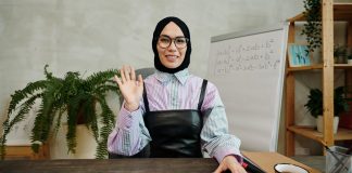 Cara Memilih Jilbab Sesuai Syariat Islam, Hati-Hati Terjerumus Dosa cara memilih jilbab sesuai syariat