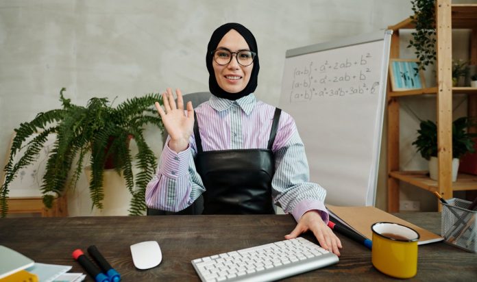 cara memilih jilbab sesuai syariat
