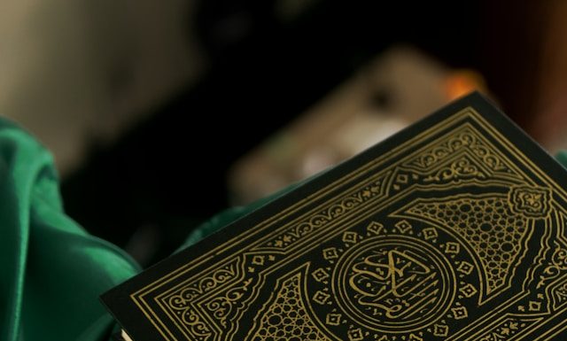 perbedaan amal orang beriman dan kafir