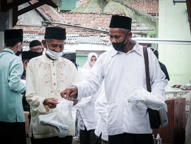 perbedaan amal orang beriman dan kafir