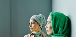 hukum menyindir orang dengan niat baik