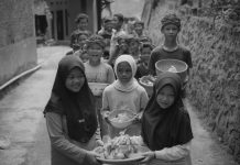 Hukum memberikan makanan
