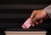 Apakah mengungkit kebaikan menghapus pahala
