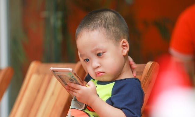 Anak kecanduan HP