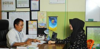 Adab Bertanya kepada Petugas Pelayanan Publik Adab bertanya kepada petugas pelayanan publik