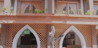 Bagaimana Adab Menggunakan Toilet Umum Menurut Islam yang Benar? adab menggunakan toilet umum