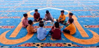 menjawab salam di grup WhatsApp